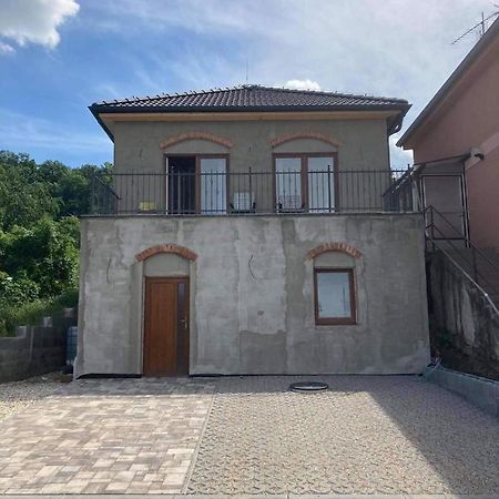 Prazdninovy Dum Na Palave S Vinnym Sklepem Milovice  Exterior foto