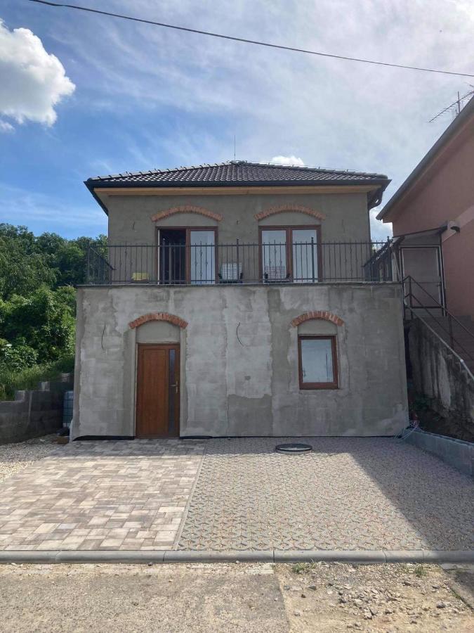 Prazdninovy Dum Na Palave S Vinnym Sklepem Milovice  Exterior foto