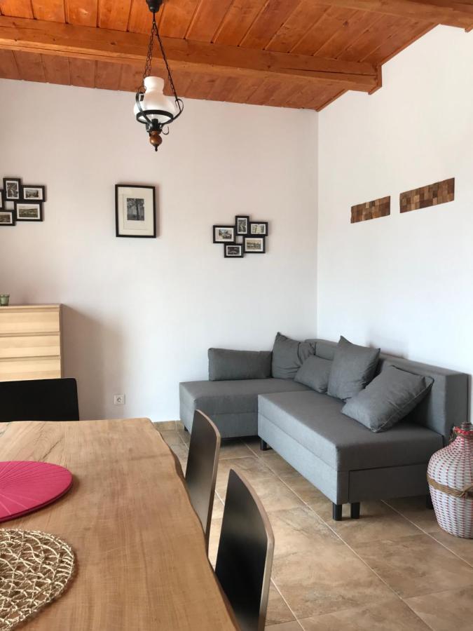 Prazdninovy Dum Na Palave S Vinnym Sklepem Milovice  Exterior foto